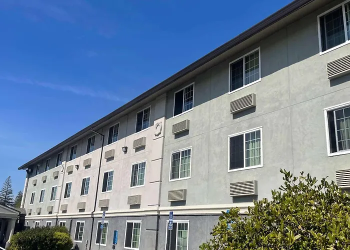 Super 8 By Wyndham Sacramento/Florin Rd