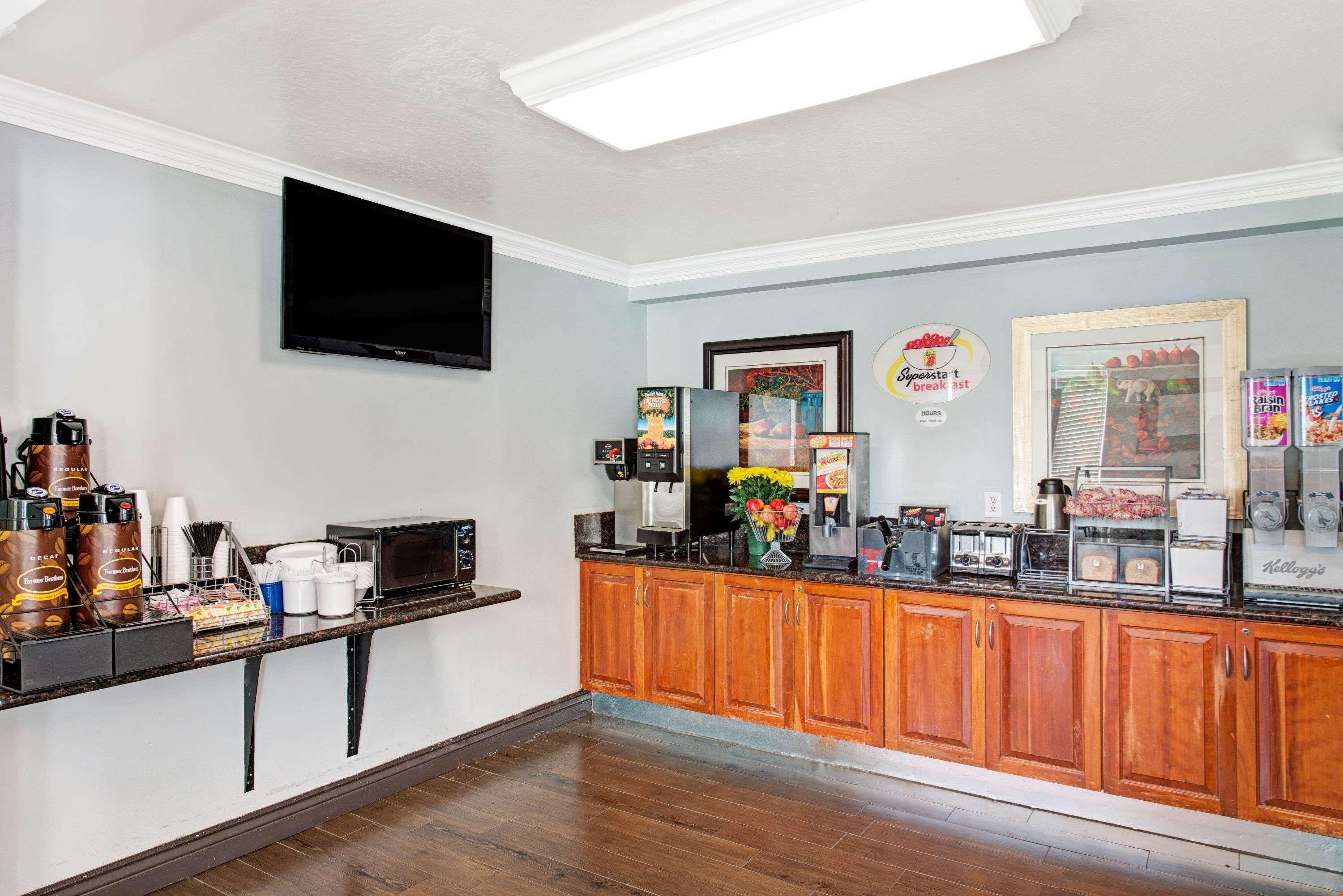 Super 8 By Wyndham Sacramento/florin Rd