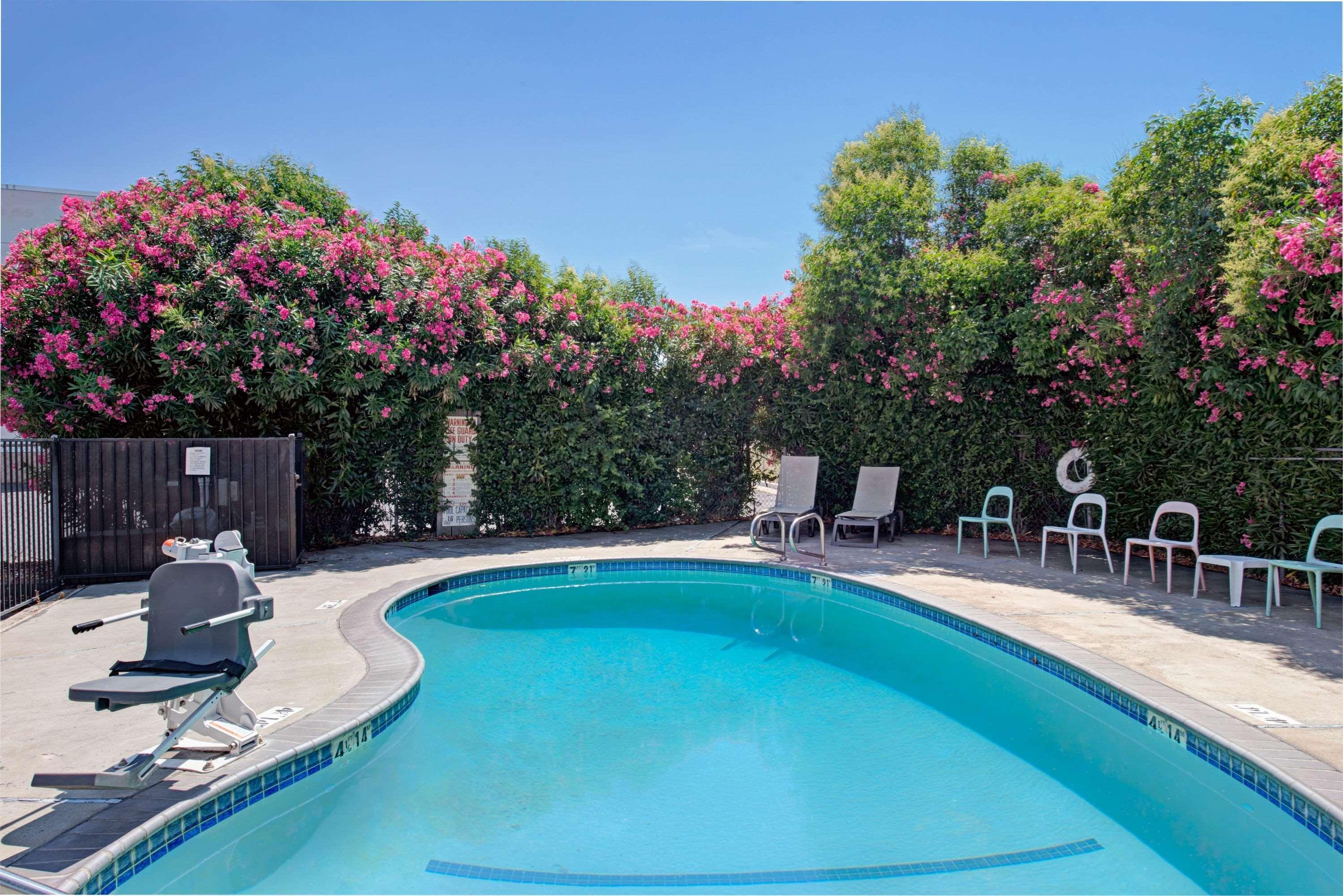 Super 8 By Wyndham Sacramento/florin Rd Hotel 2*