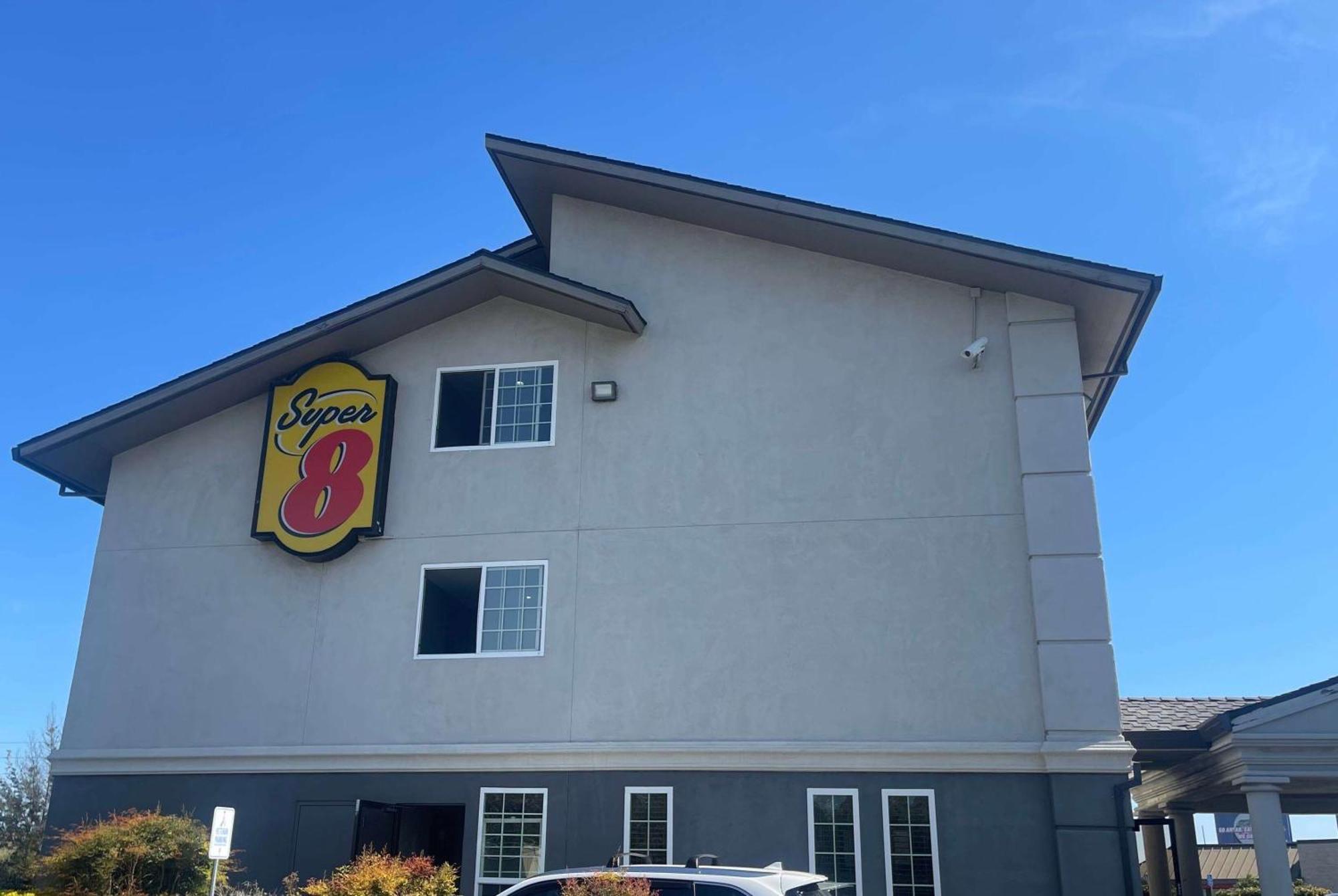 Super 8 By Wyndham Sacramento/florin Rd 2*