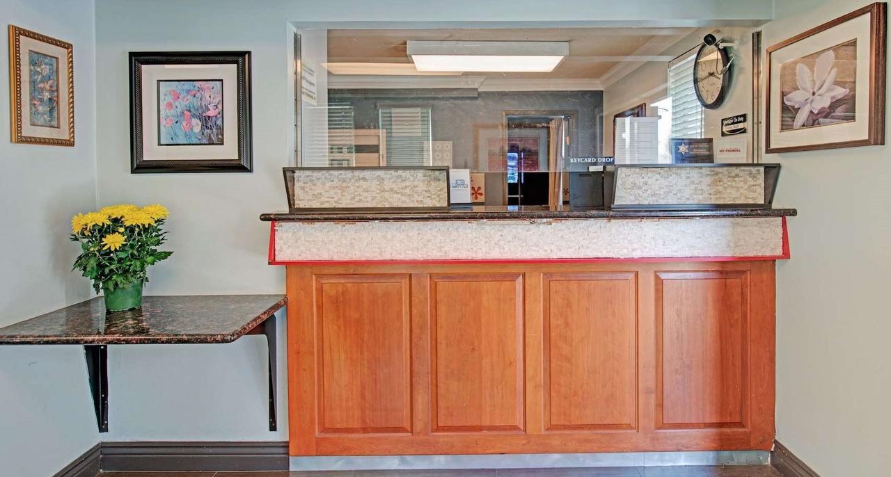 Hotel Super 8 By Wyndham Sacramento/florin Rd 2*