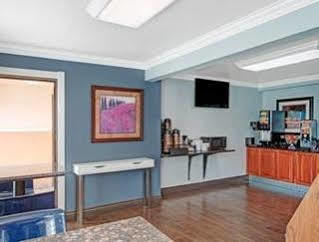 Super 8 By Wyndham Sacramento/florin Rd