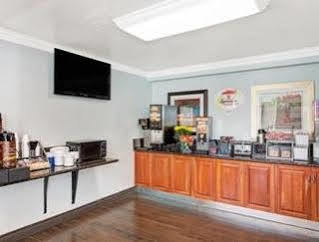 Hotel Super 8 By Wyndham Sacramento/florin Rd Freeport
